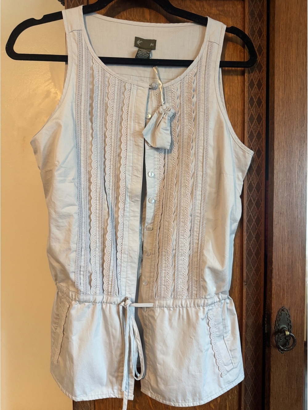 Anthropologie Tie Waist Light Grey Button-Front Lace-Trim Tank Blouse Size 2